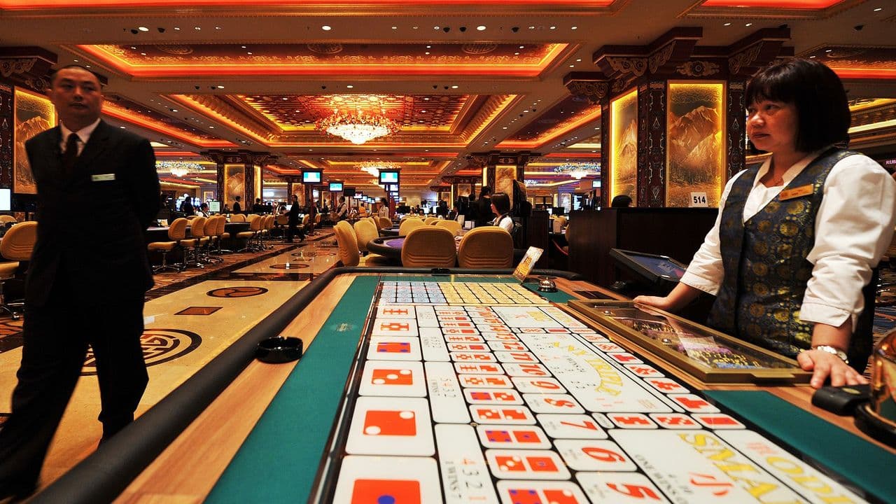 Spielautomaten vs. Tischspiele: Was ist das Richtige für Sie?