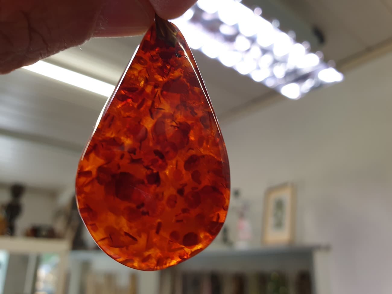 Die Renaissance von Bernsteinschmuck in Polen: Moderne Künstler im Fokus
