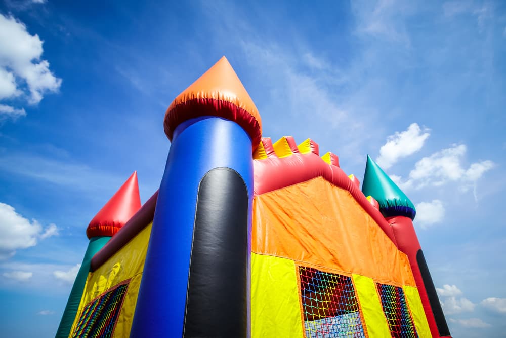 Wo der Spaß seinen Lauf nimmt: EventModuleWelt's Hüpfburgen Haven