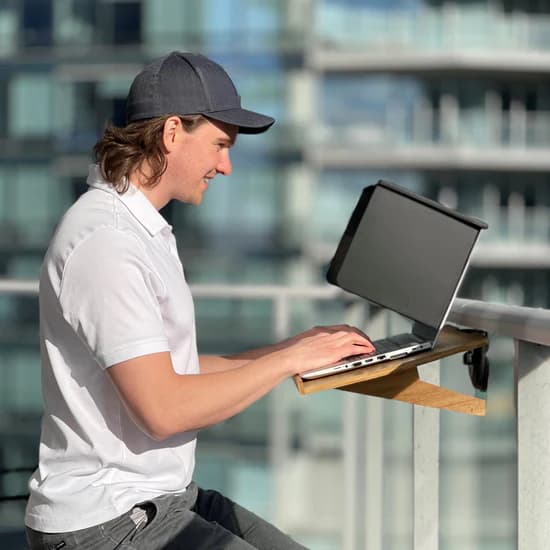 Griffin Elevator Laptop-Ständer vs. Logitech Laptop-Riser
