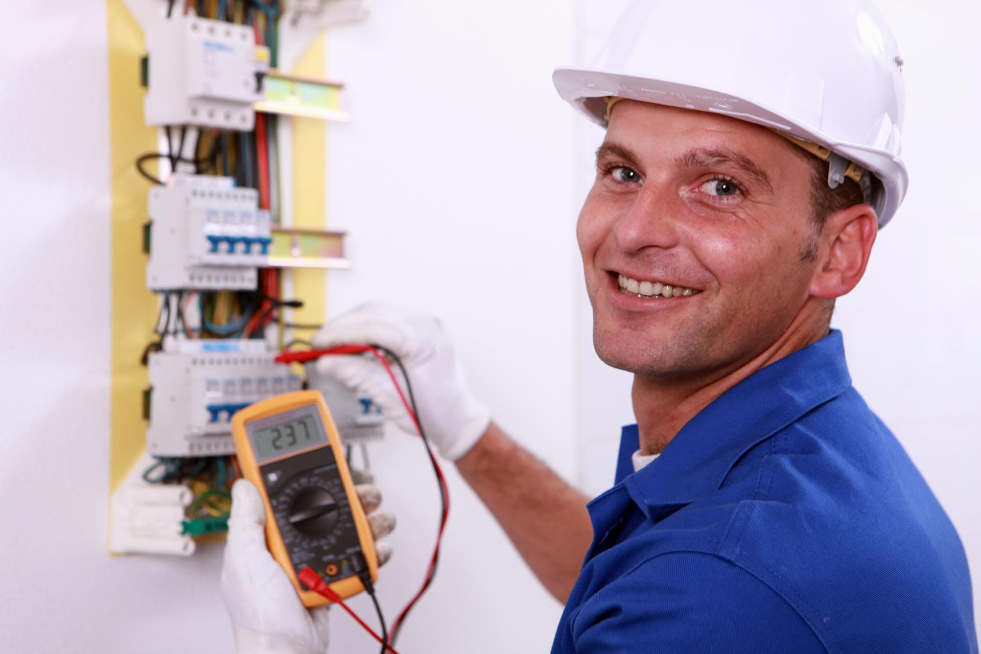 Schnelle Reaktionszeit: Elektriker Notdienst für dringende Elektroreparaturen