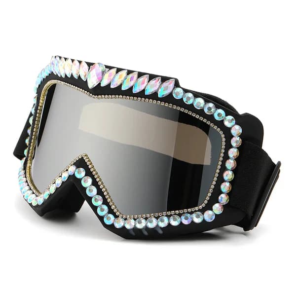 Für echte Fashion-Liebhaberinnen gehört eine Festival Sonnenbrille dazu