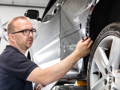5 wichtige Überlegungen bei der Entscheidung, ob Sie einen Autounfallgutachter beauftragen sollten