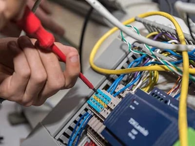 DGUV Vorschrift 3: UVV Prüfung als Schlüssel zur Elektrosicherheit