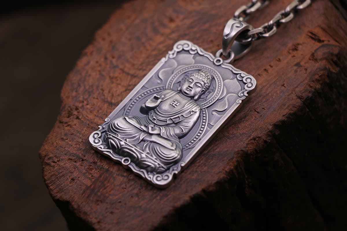 Ich suchte keinen Schmuck – aber dieser Buddha-Anhänger fand mich