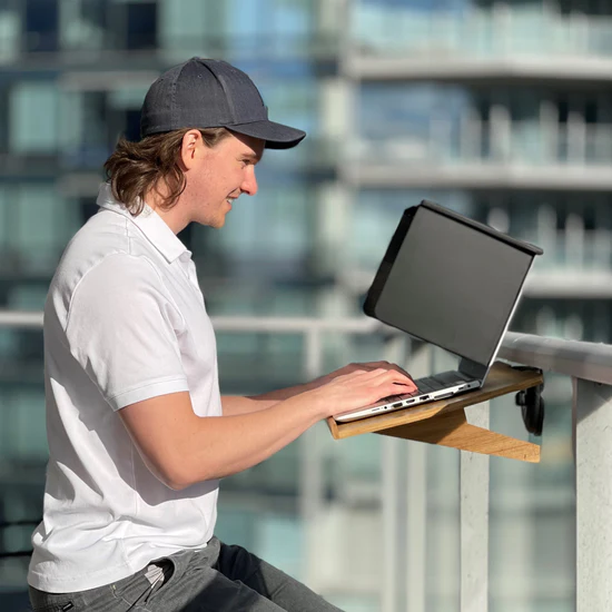 Griffin Elevator Laptop-Ständer vs. Logitech Laptop-Riser