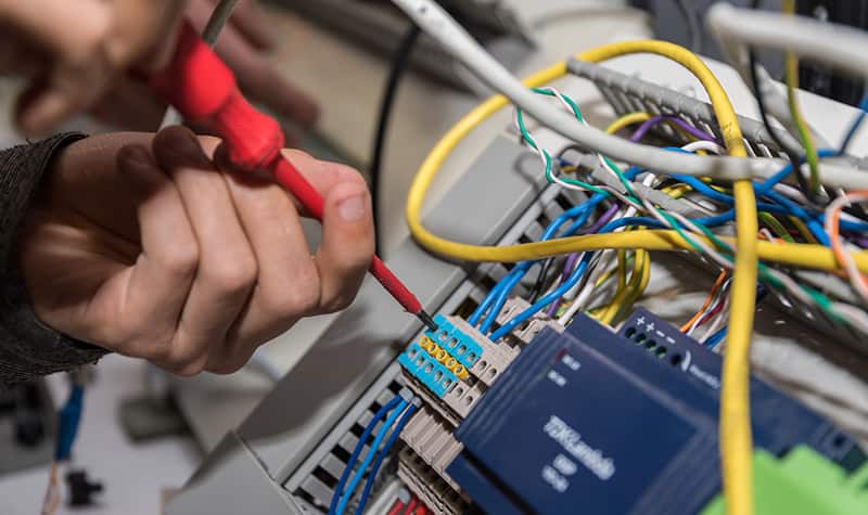 DGUV Vorschrift 3: UVV Prüfung als Schlüssel zur Elektrosicherheit