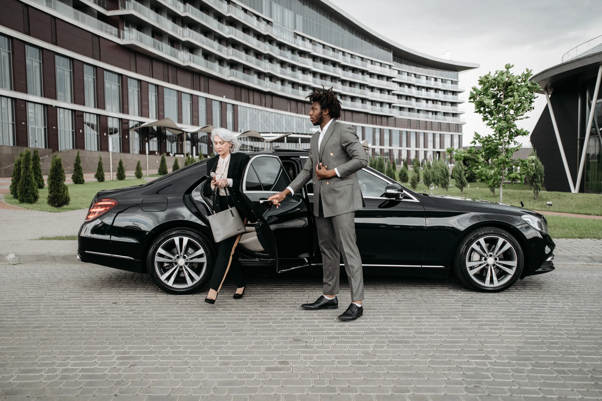 Luxury Chauffeur Service Dubai: The Ultimate Guide to Premium Personal Driver Services