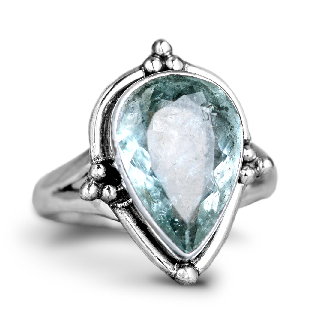 Funkelnde Edelsteinringe bei CrystalScents